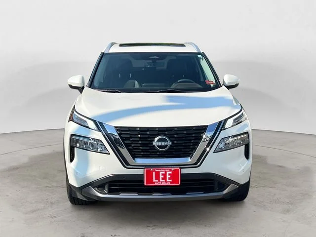 Used 2023 White Nissan SL image 8