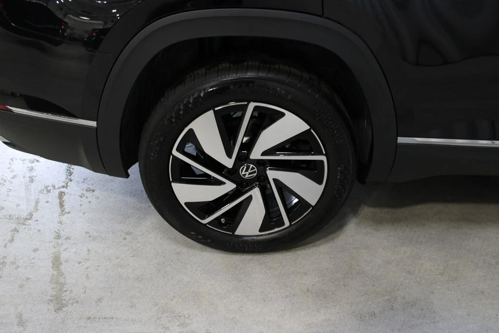New 2026 Black Volkswagen SEL image 39