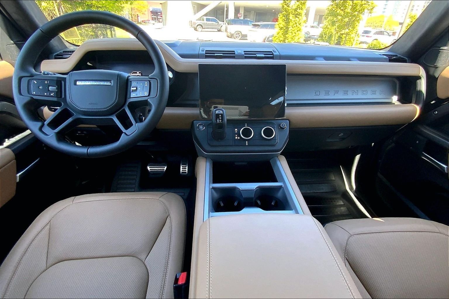 New 2026 Santorini Black Land Rover V8 image 5