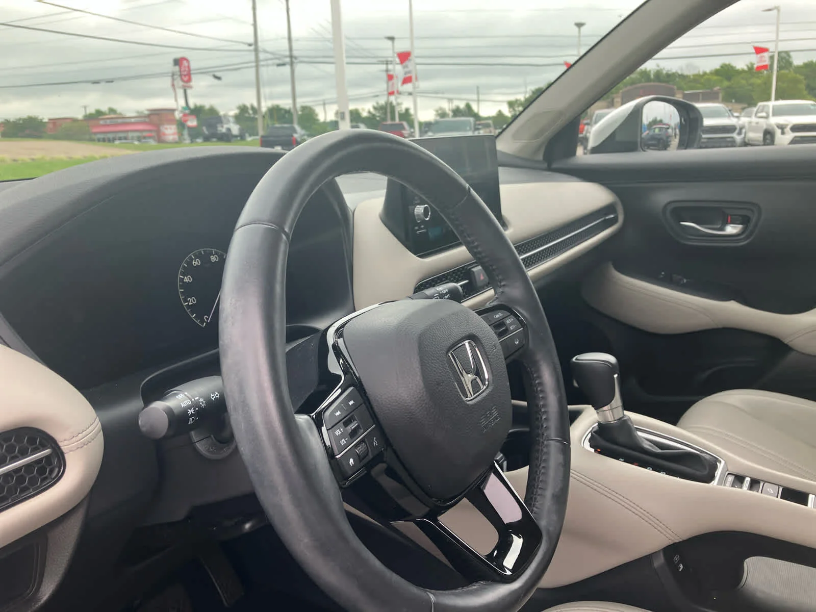 Used 2024 Platinum White Pearl Honda EX-L image 9
