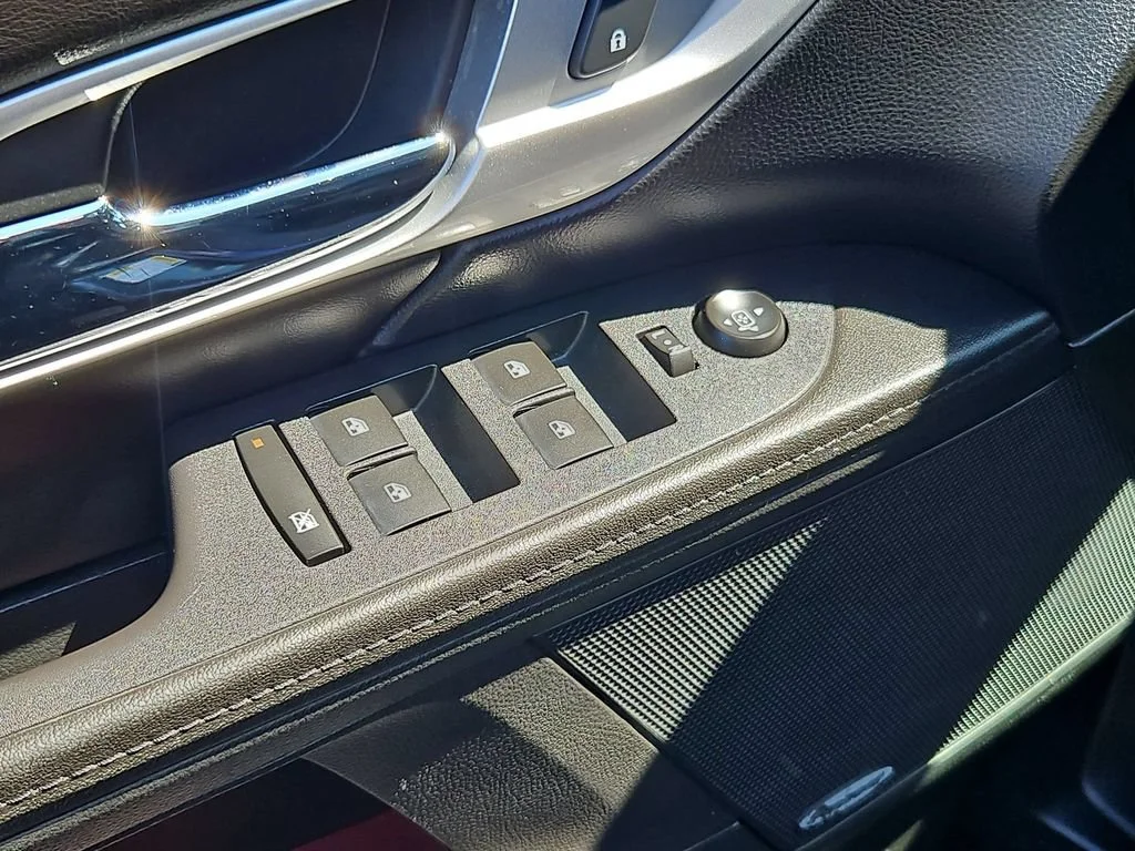 Used 2016 IRIDIUM METALLIC GMC SLT image 11