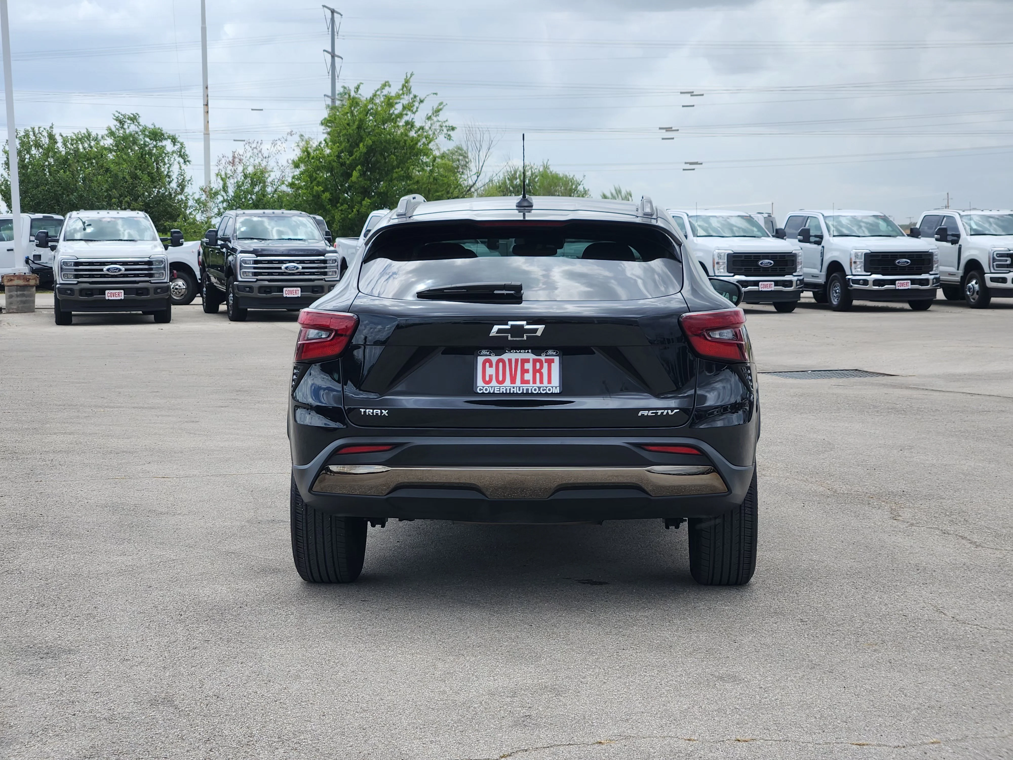 Used 2024 Mosaic Black Metallic Chevrolet ACTIV image 6
