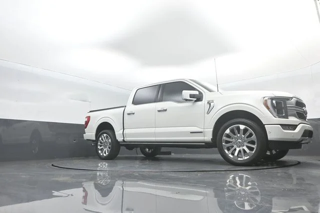 Used 2023 Star White Ford Limited image 34
