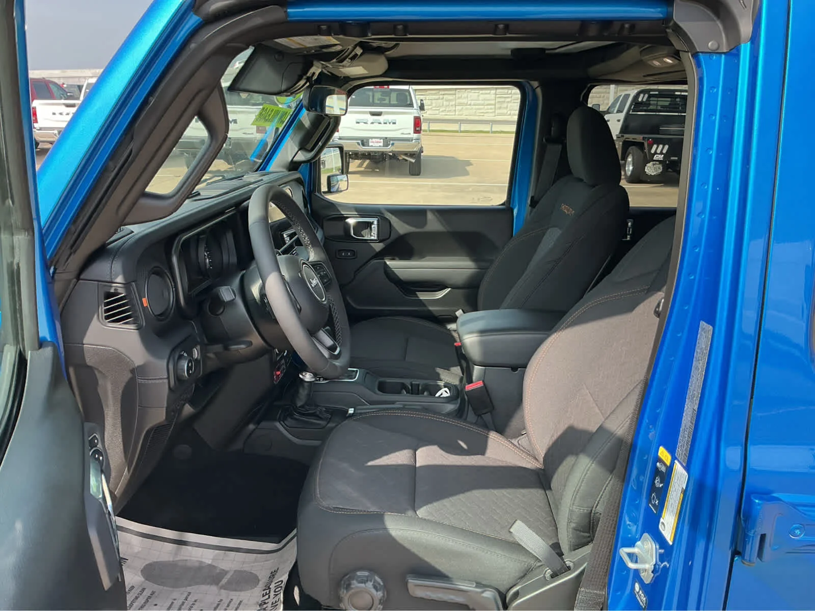 Used 2025 Hydro Blue Pearlcoat Jeep Mojave image 13