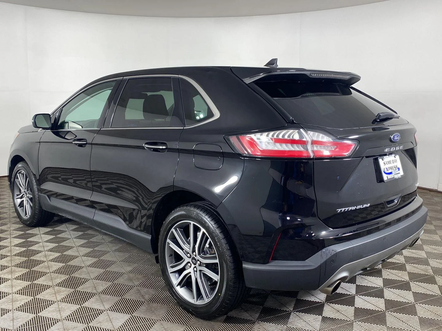 Used 2024 Agate Black Ford Titanium image 30