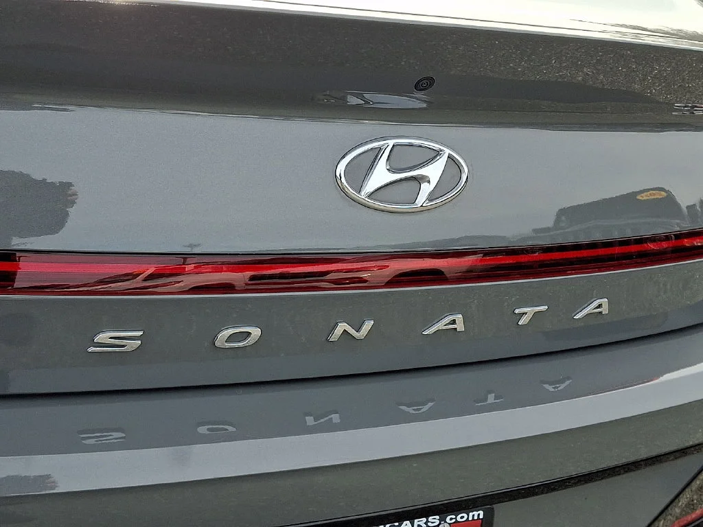 Used 2023 Hampton Gray Hyundai SEL Plus image 32