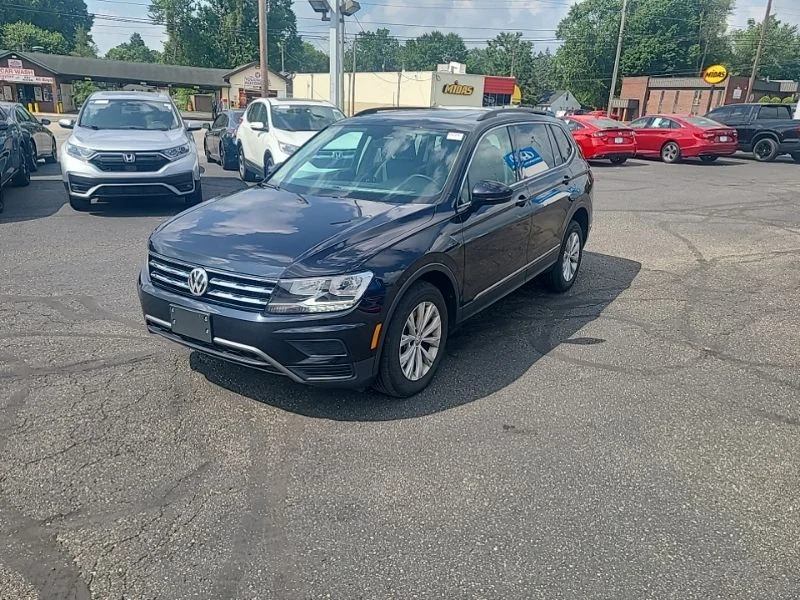 Used 2018 Black Volkswagen 2.0T SE image 2