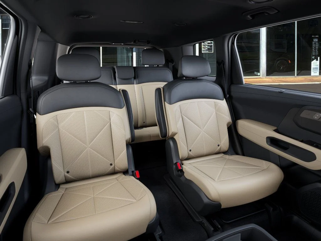New 2027 Ebony Black Kia EX image 16