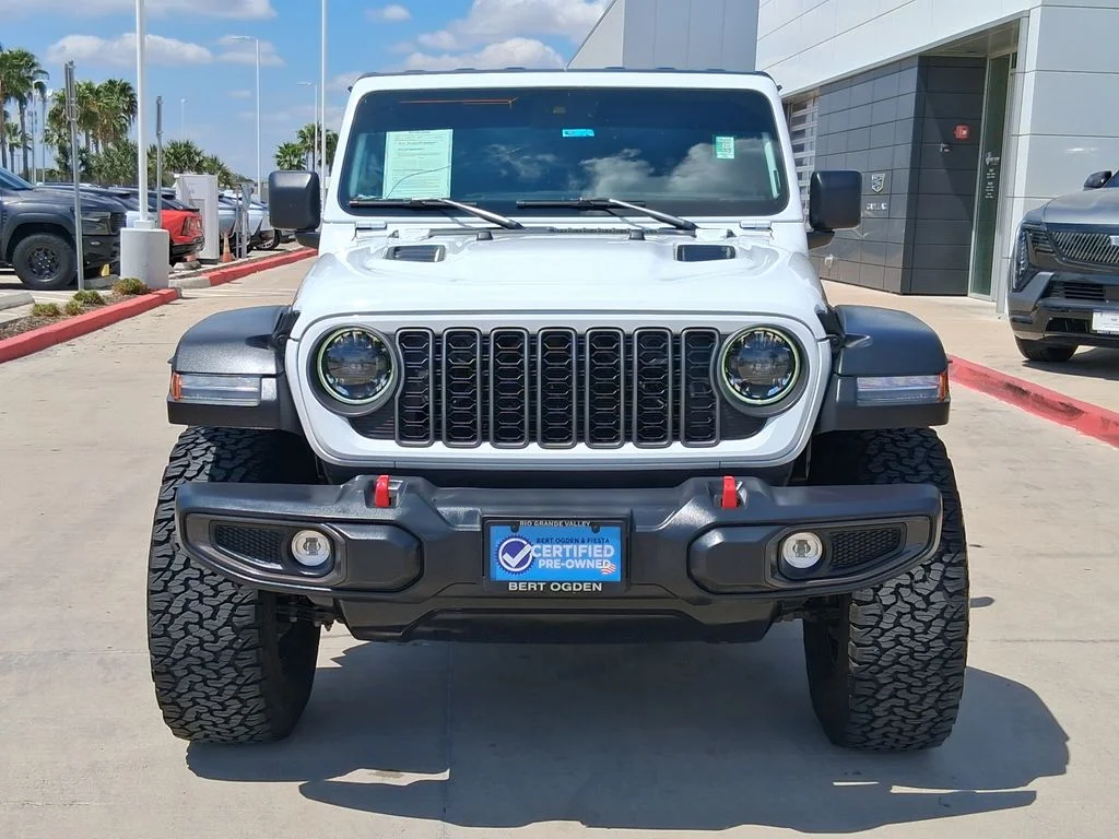 Used 2025 White Jeep Rubicon image 2