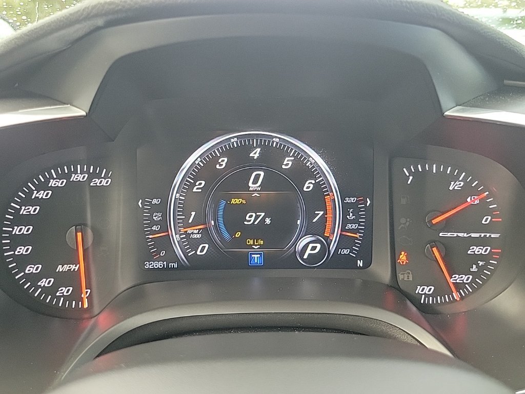 Used 2016 White Chevrolet Stingray Z51 image 12