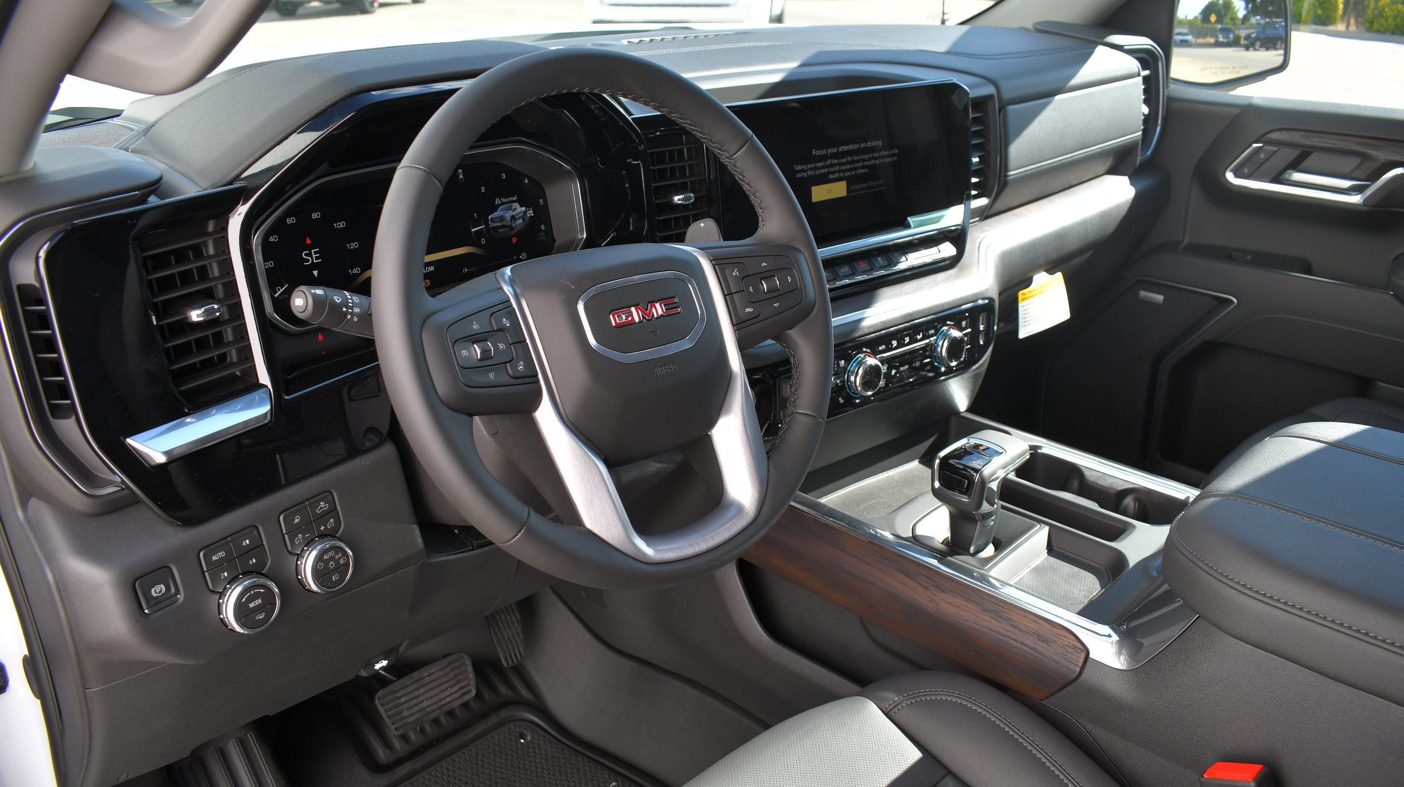 2026 GMC Sierra 1500 SLT - Photo 18