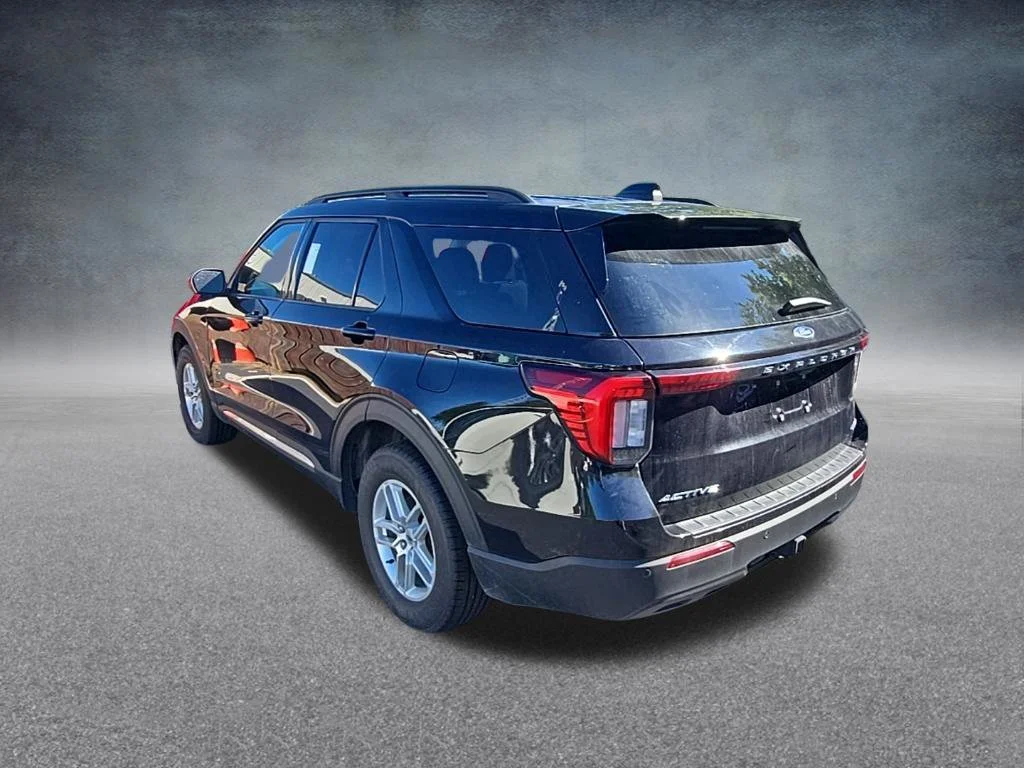 Used 2025 Black Ford Active image 7