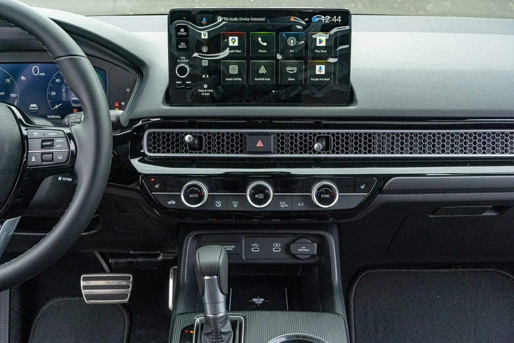 New 2026 Platinum White Pearl Honda Sport Touring image 18