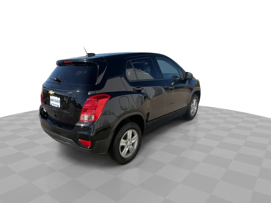 2022 Chevrolet Trax LS - Photo 8