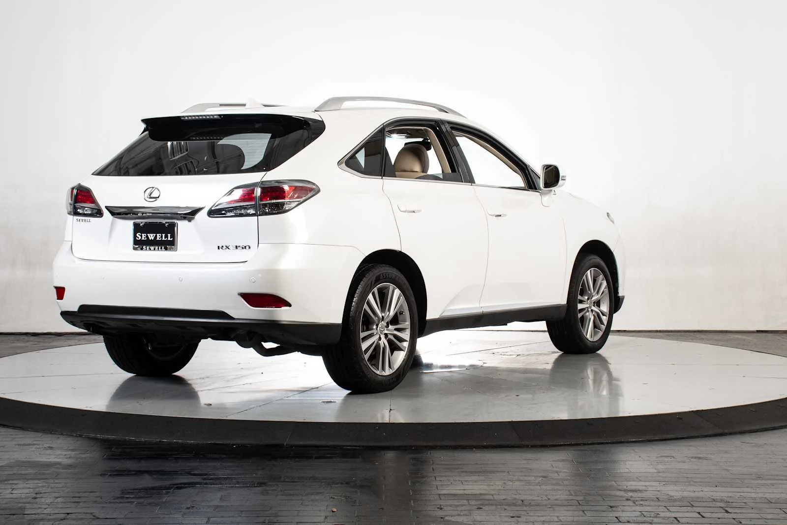 Used 2015 Starfire Pearl Lexus  image 7
