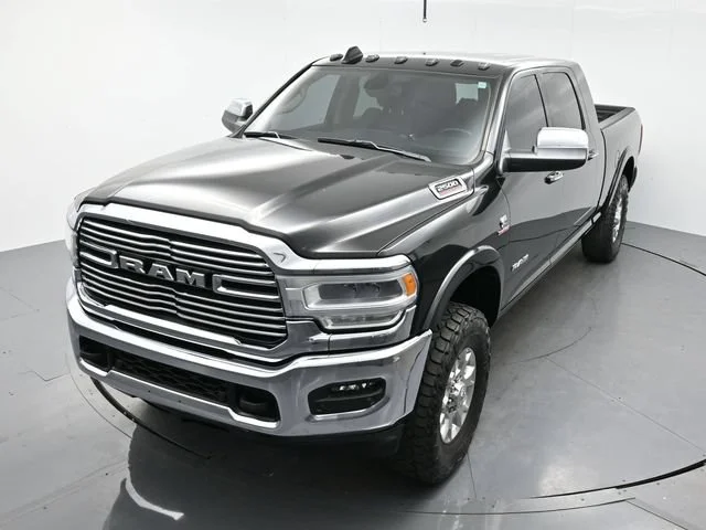 Used 2022 Diamond Black Crystal Pearlcoat Ram Laramie image 31