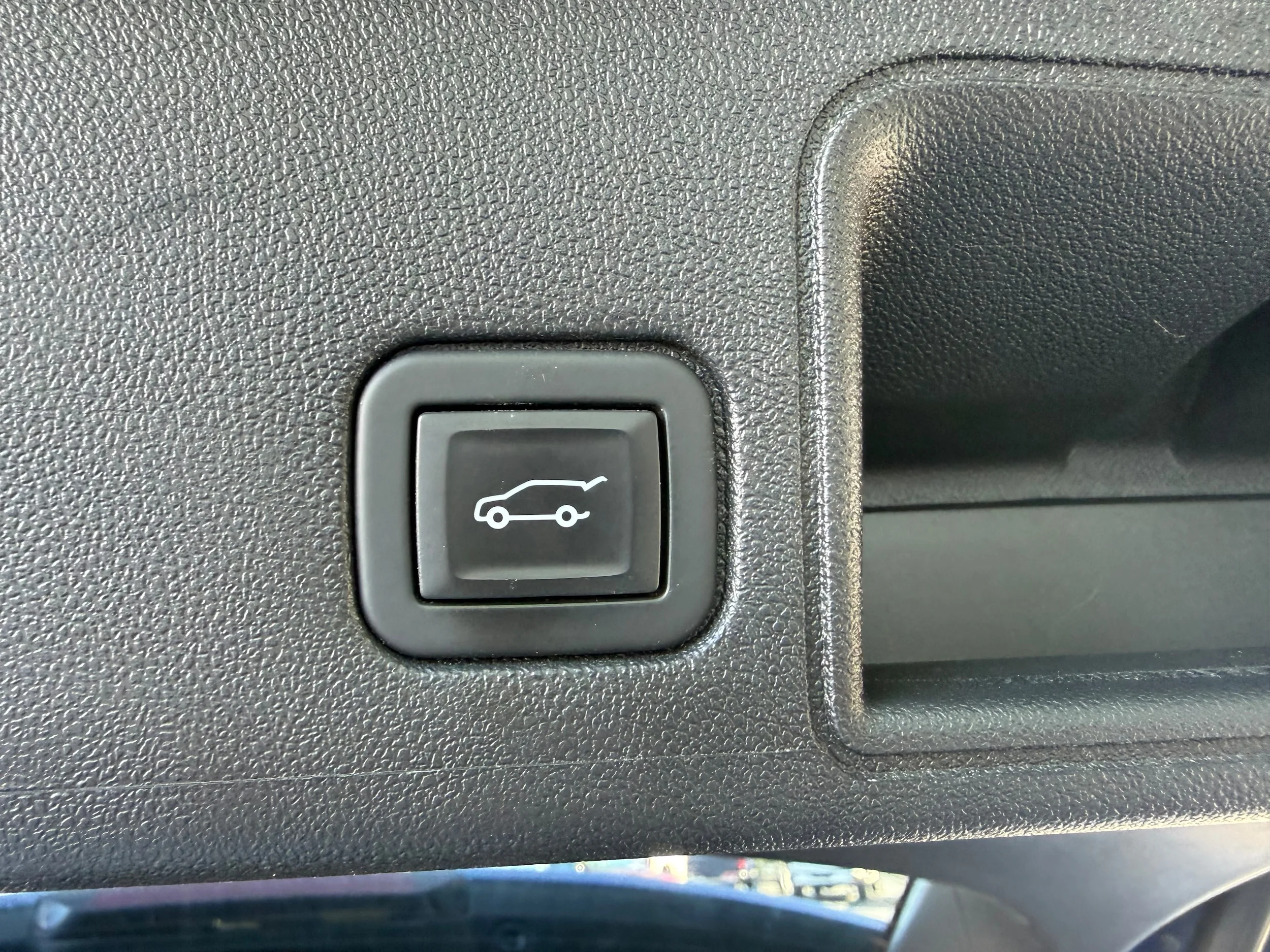 Used 2022 Marine Metallic GMC SLT image 23