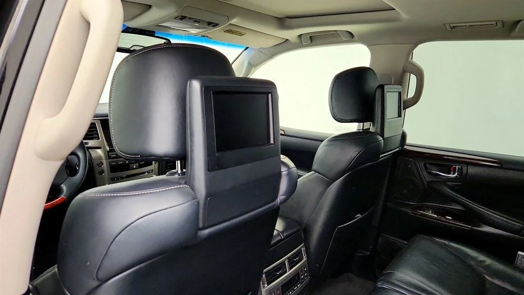 Used 2013 Black Onyx Lexus 4WD 4dr w/ Luxury Package, Mark Levinson & Rear Entertainment image 22