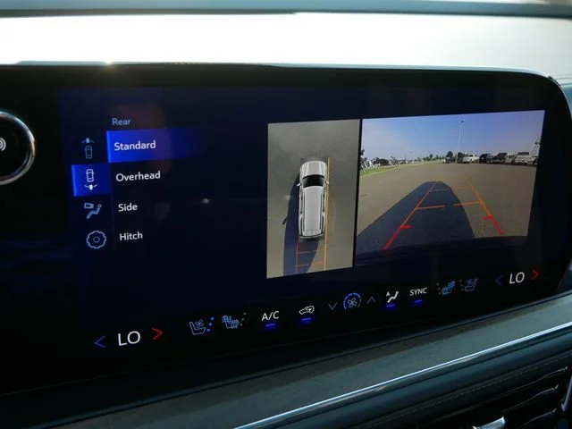 2026 Chevrolet Suburban High Country - Photo 16