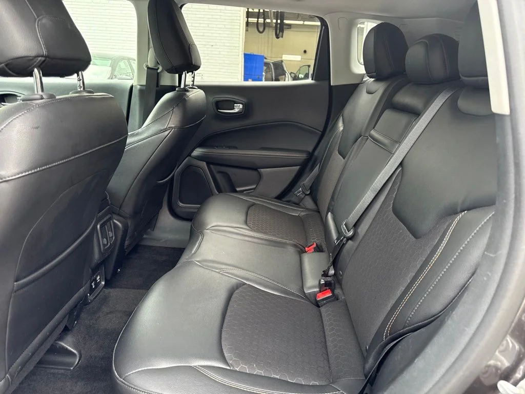 Used 2018 Gray Jeep Latitude image 13