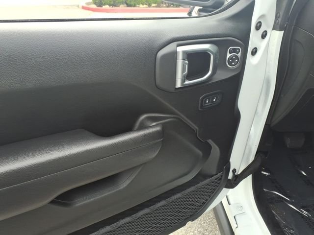 Used 2025 White Jeep Rubicon image 15