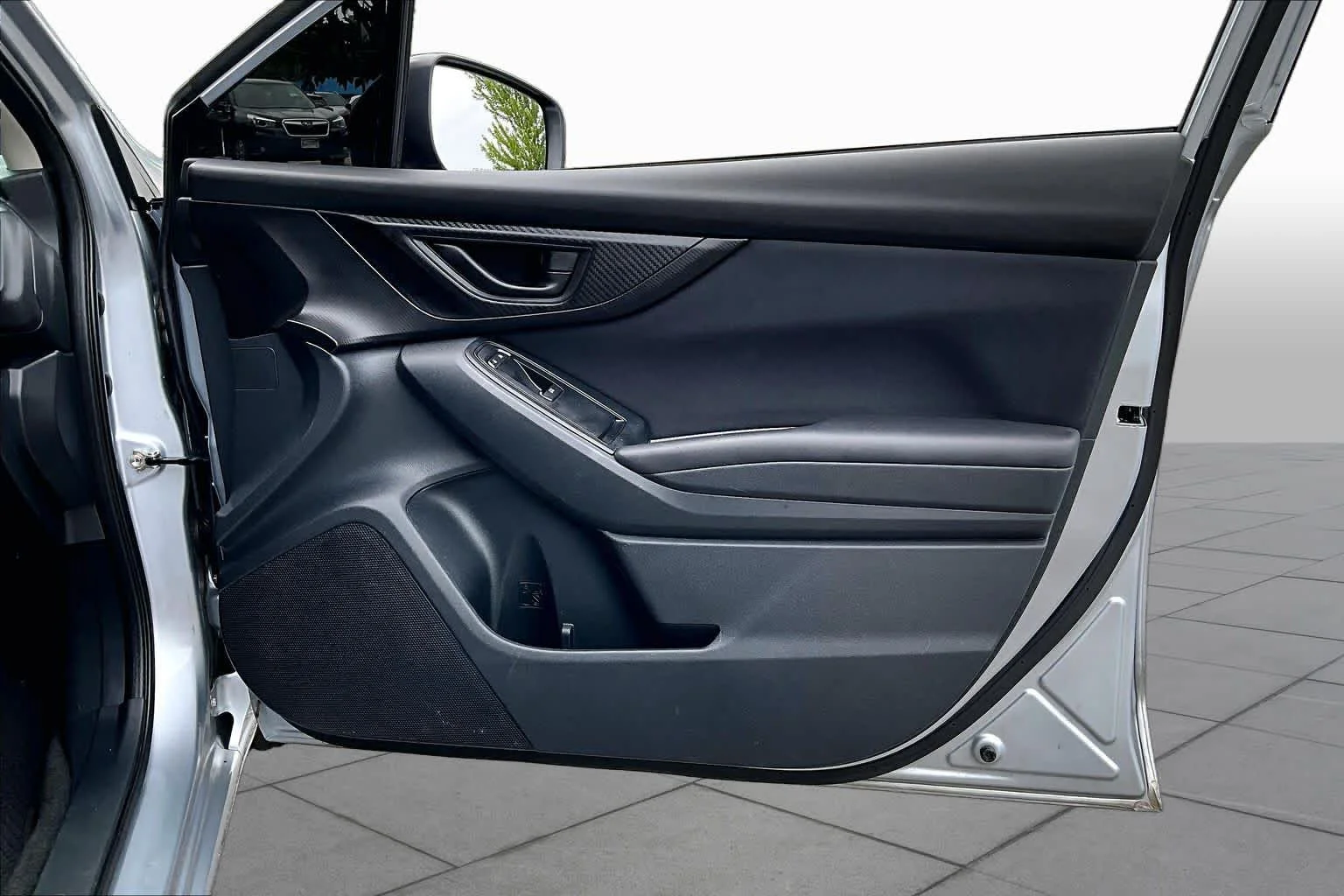 Used 2022 Ice Silver Metallic Subaru  image 22