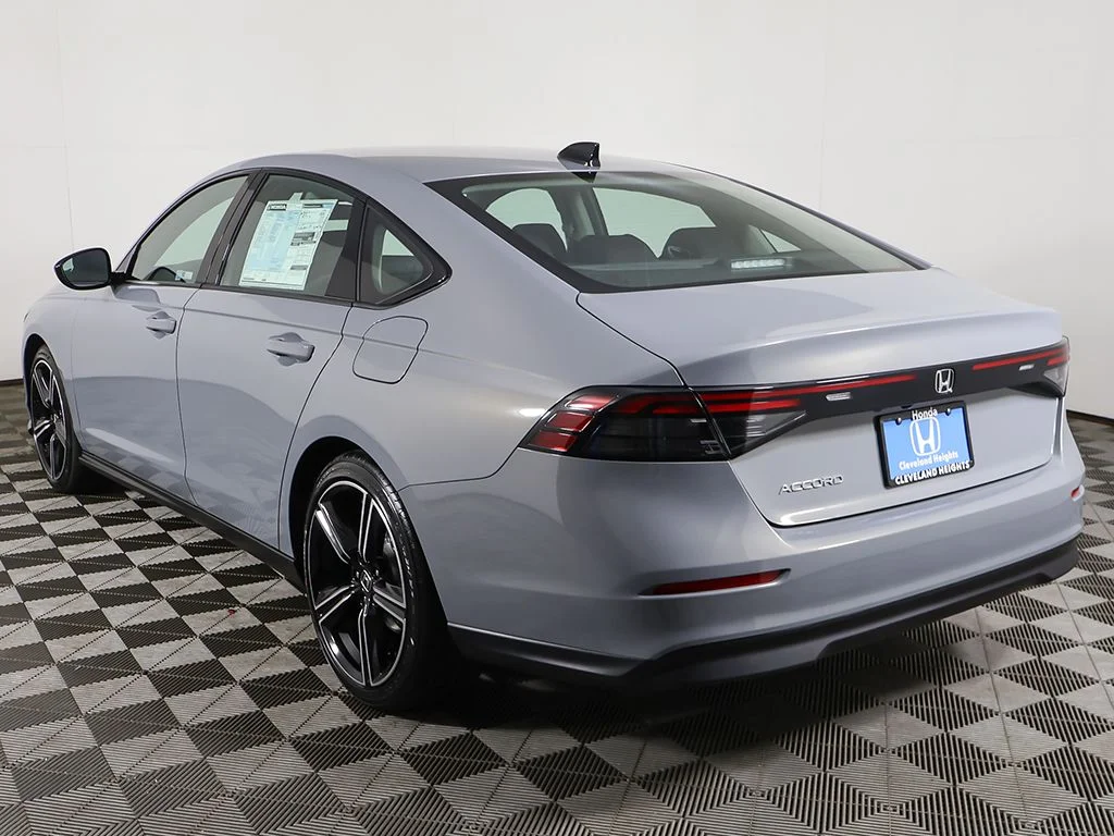 New 2026 Urban Gray Pearl Honda SE image 4