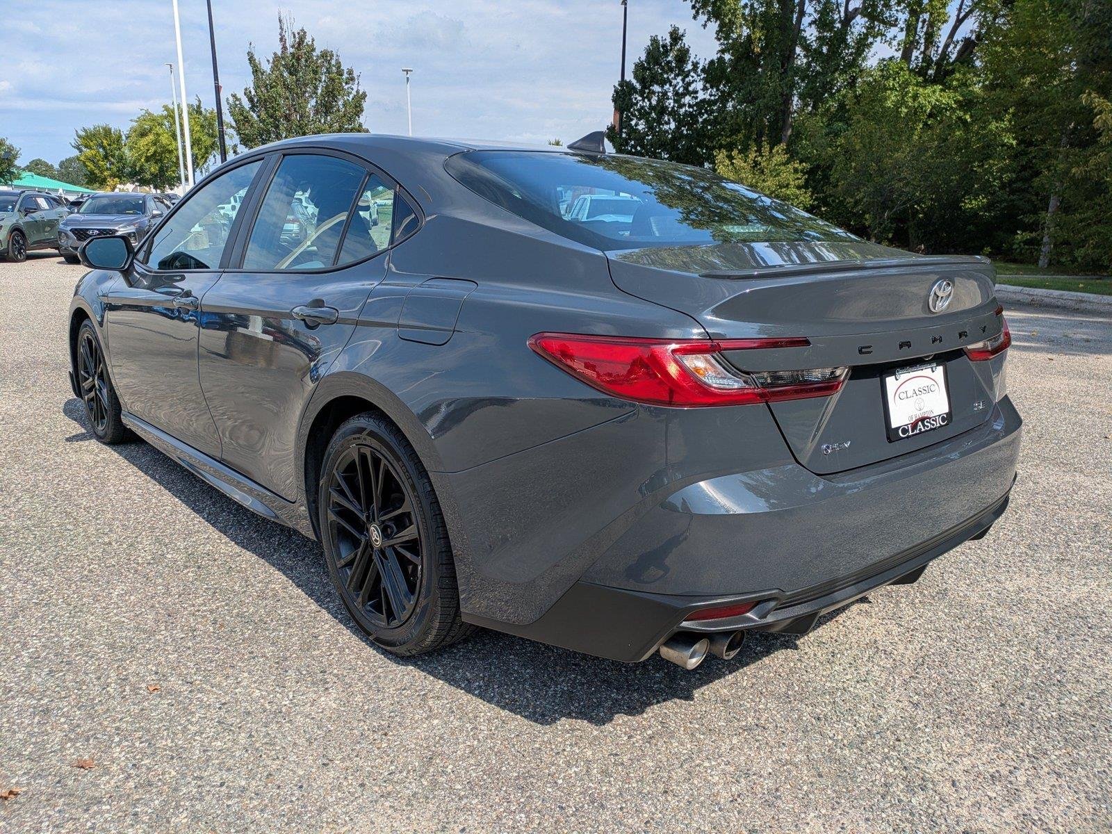 Used 2025  Toyota SE image 6