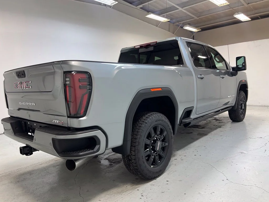 2026 GMC Sierra 2500HD AT4 - Photo 8