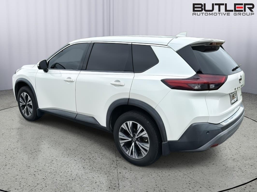 Used 2021 Pearl White Tricoat Nissan SV image 5
