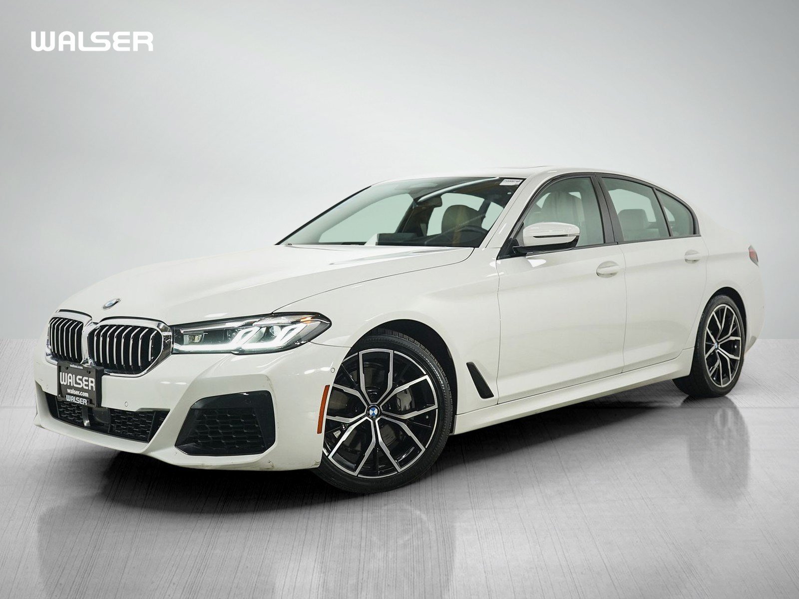 Used 2021 Alpine White BMW 540i xDrive image 1