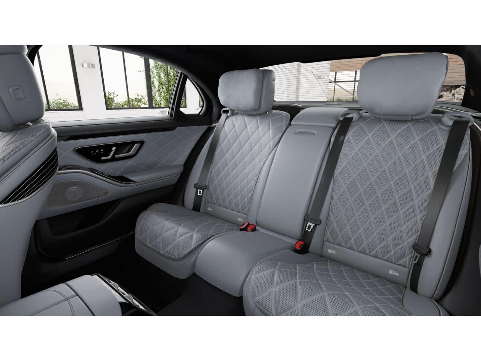 New 2026 MANUFAKTUR Moonlight White Metallic Mercedes-Benz S 500 image 5