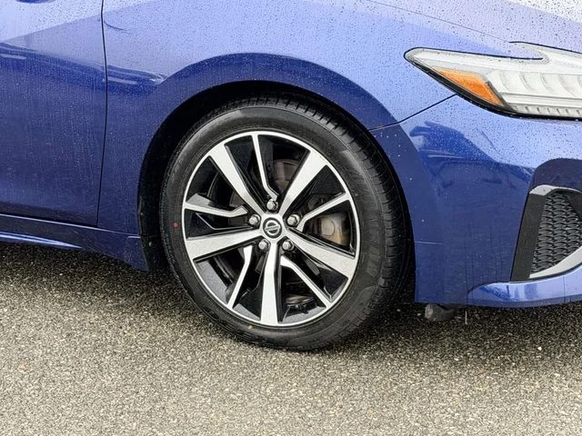 Used 2023  Nissan 3.5 SL image 7