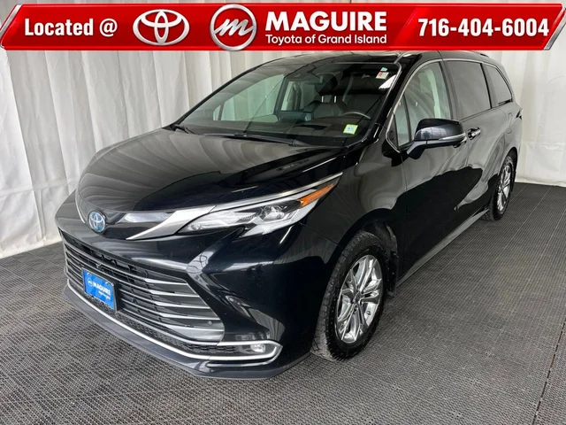 2023 Toyota Sienna Platinum