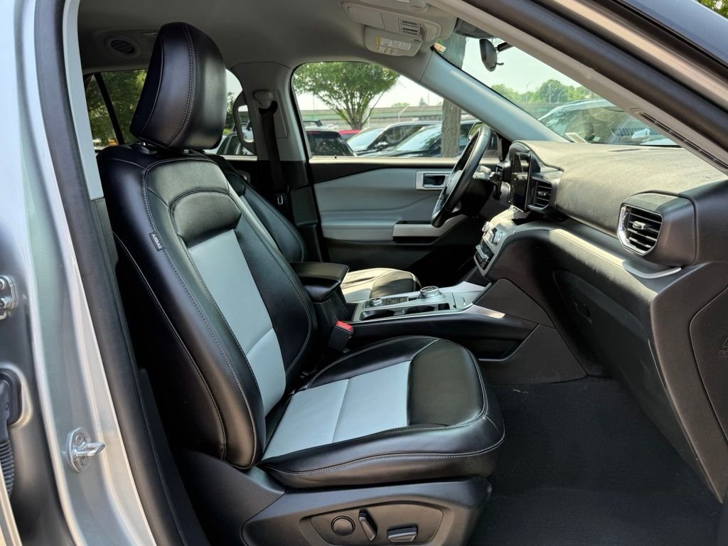 Used 2023 Silver Ford XLT image 34
