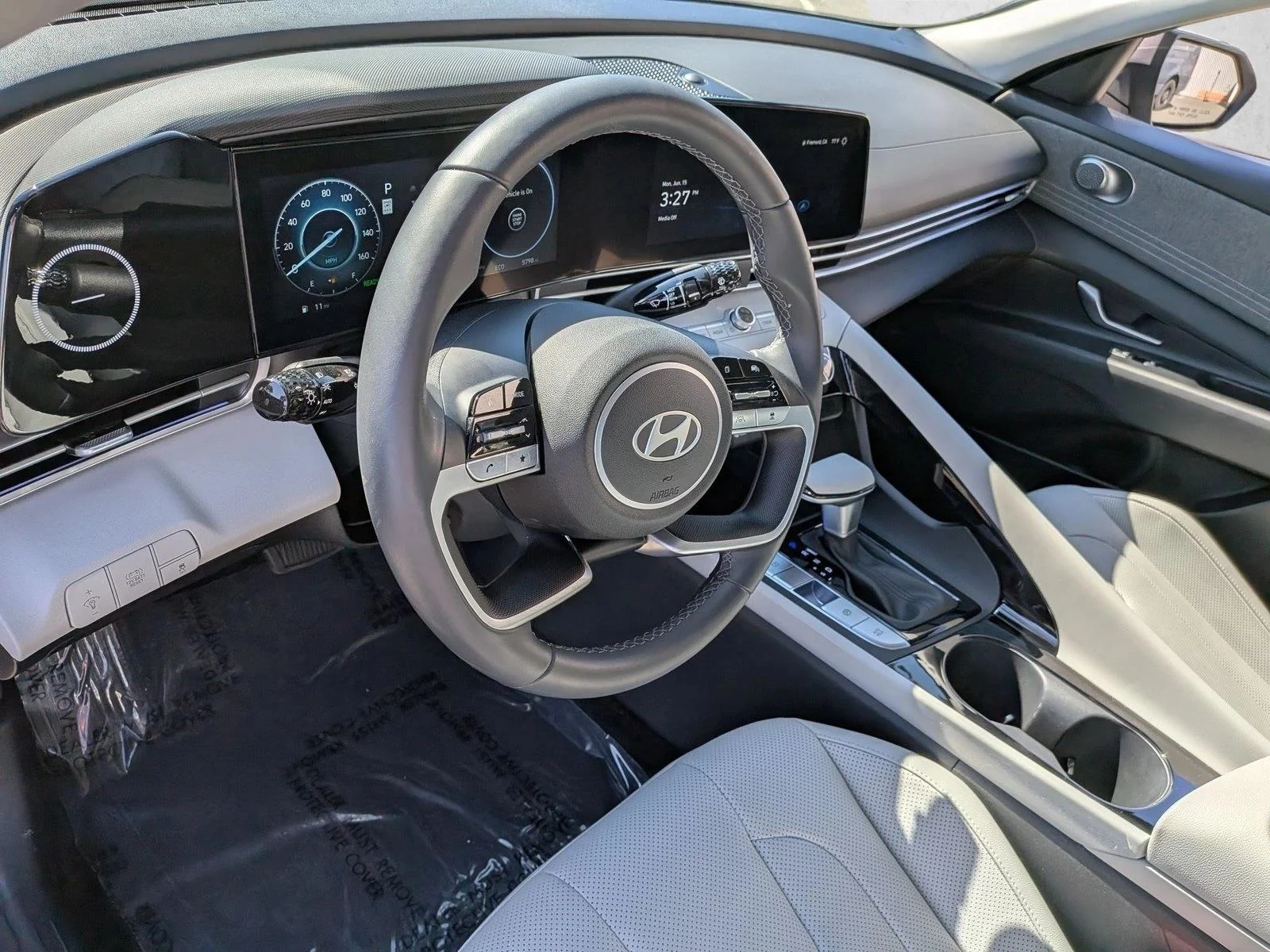 Used 2025 Fluid Metal Hyundai Limited image 10