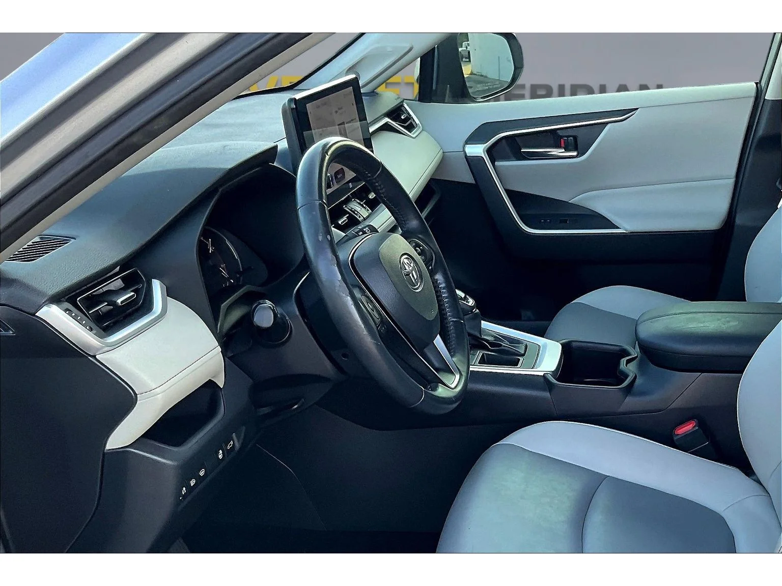 Used 2023  Toyota XLE Premium image 11