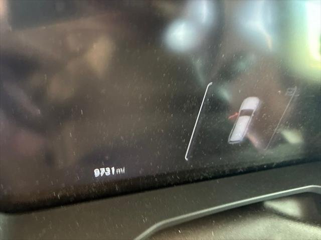 Certified Used 2025 WIND CHILL PEARL Toyota  image 10