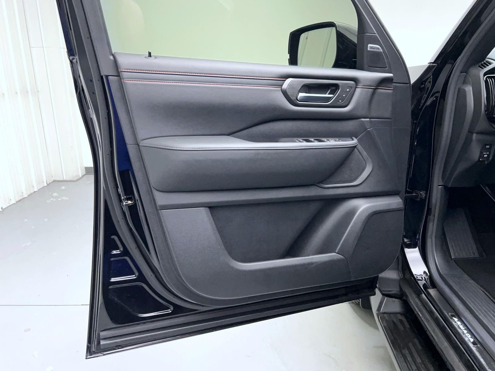 Certified Used 2025 Black Nissan PRO-4X image 9