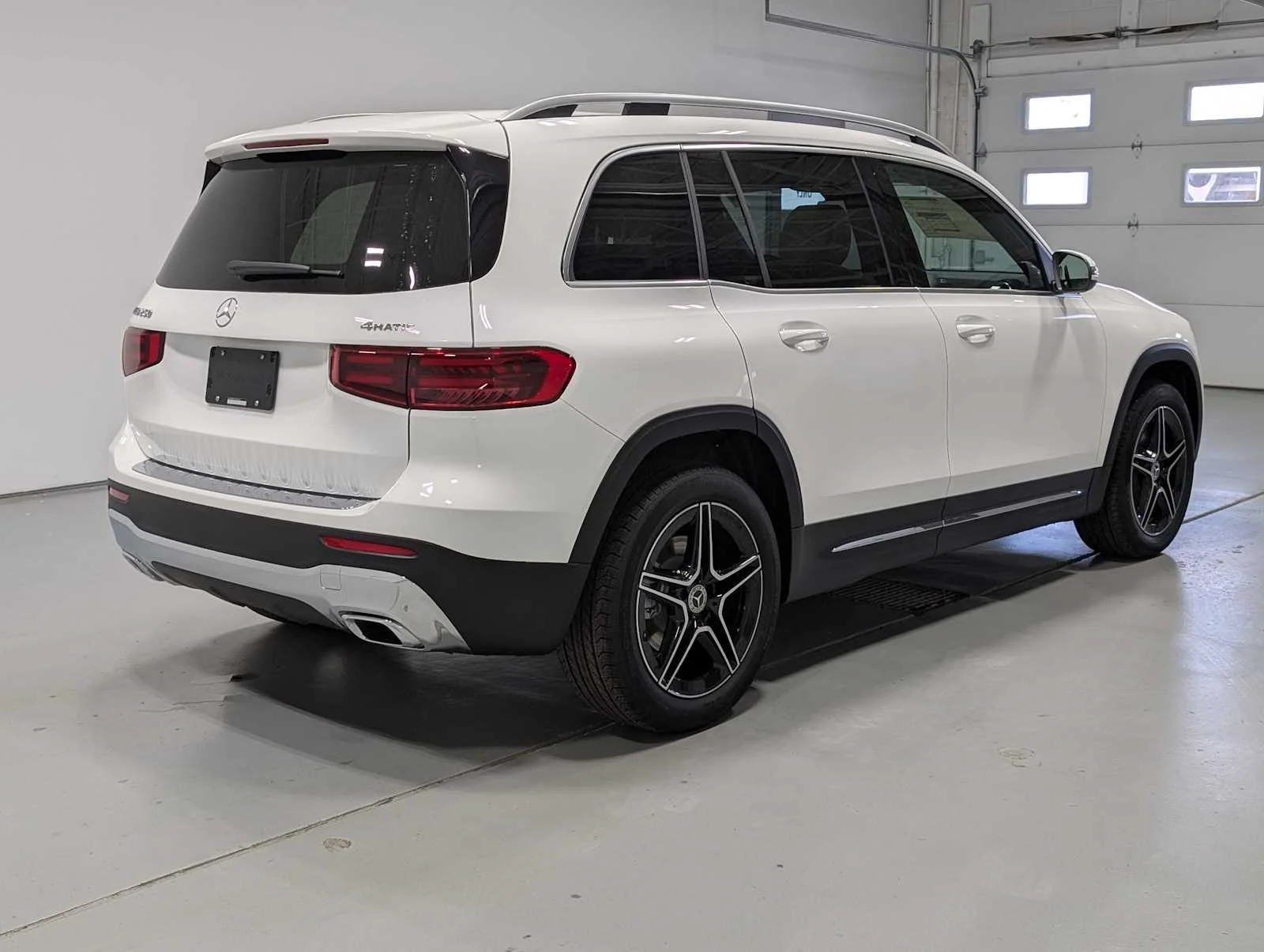 Used 2026 Polar White Mercedes-Benz GLB 250 image 7