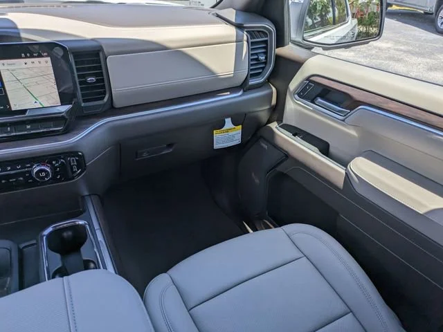 2026 GMC Sierra 1500 SLT - Photo 17