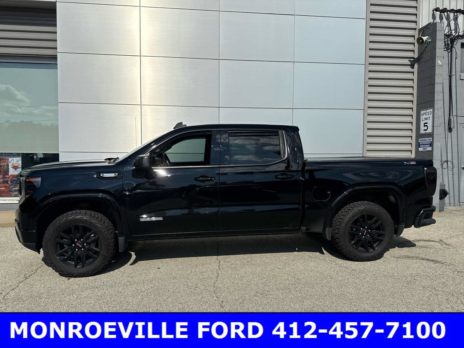 Used 2024 Onyx Black GMC Elevation image 14