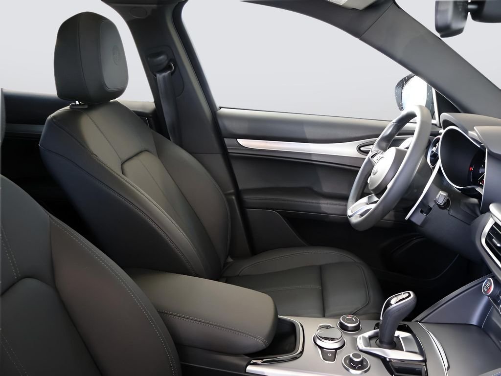 2025 Alfa Romeo Stelvio Base - Photo 10