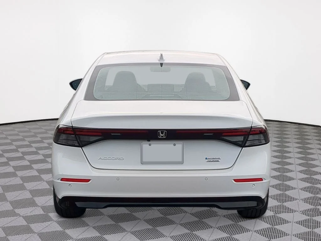 New 2026 Platinum White Pearl Honda Touring Hybrid image 4