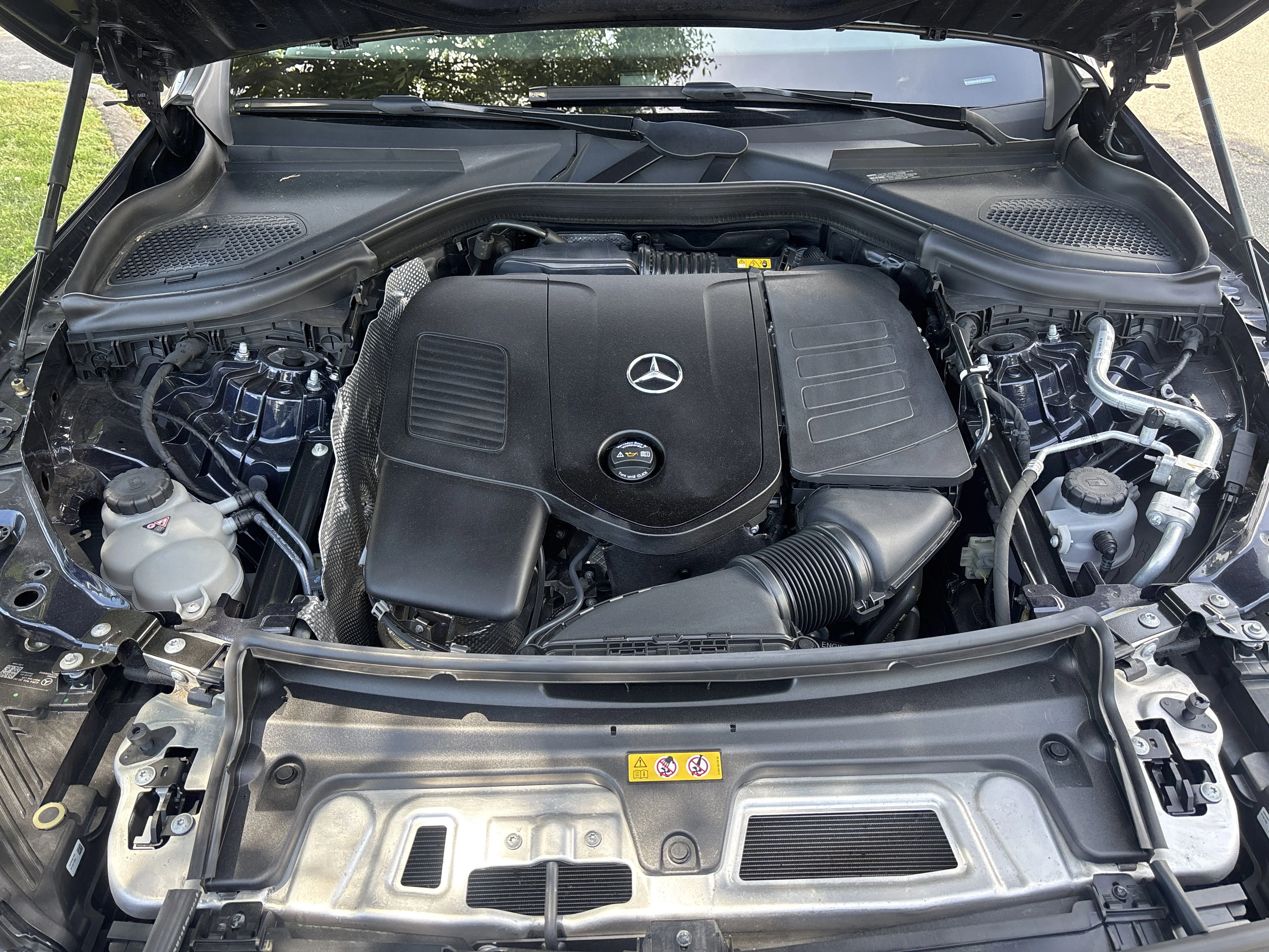 Used 2023 Black Mercedes-Benz GLC 300 image 34