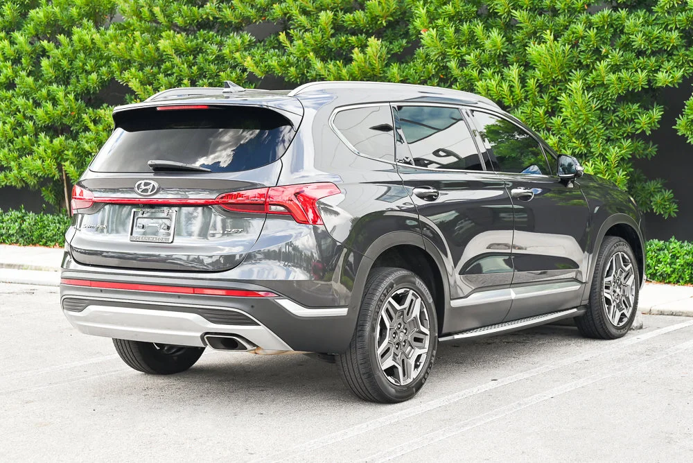 Used 2023 Gray Hyundai Limited image 4
