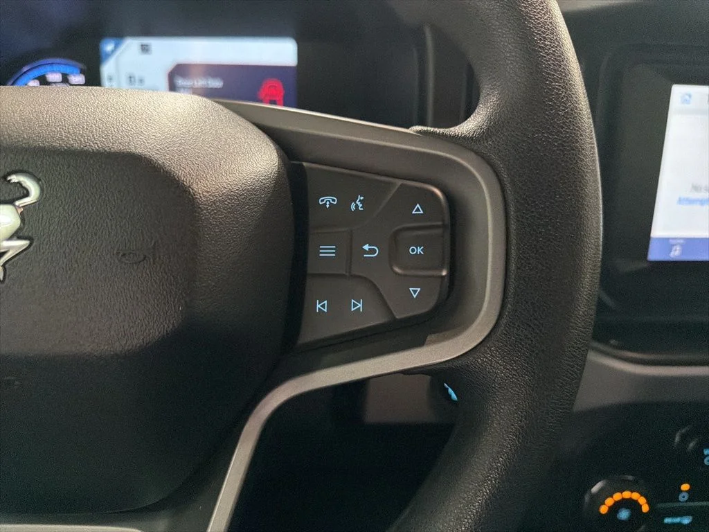 Used 2023 Red Ford Base image 18