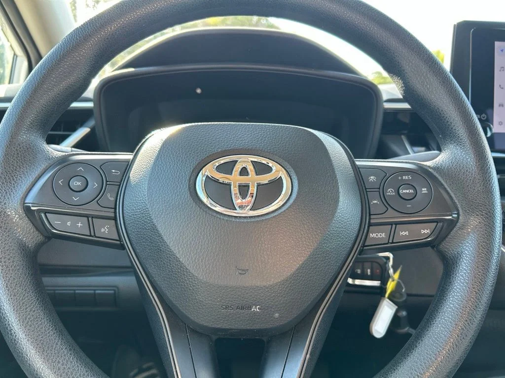 Used 2024 White Toyota LE image 22