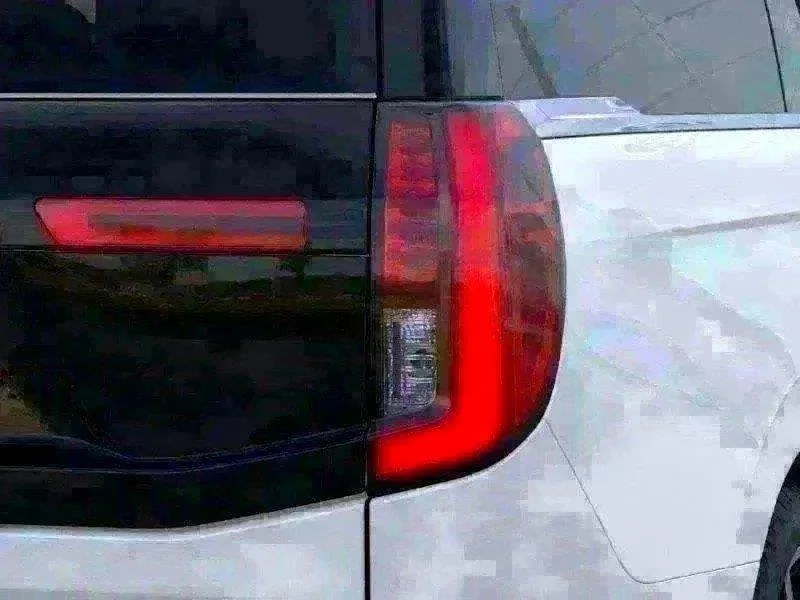 New 2025 Star White Ford Platinum image 78