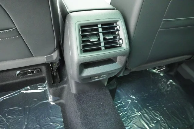 New 2026 Platinum Gray Metallic Volkswagen 2.0T SE image 21